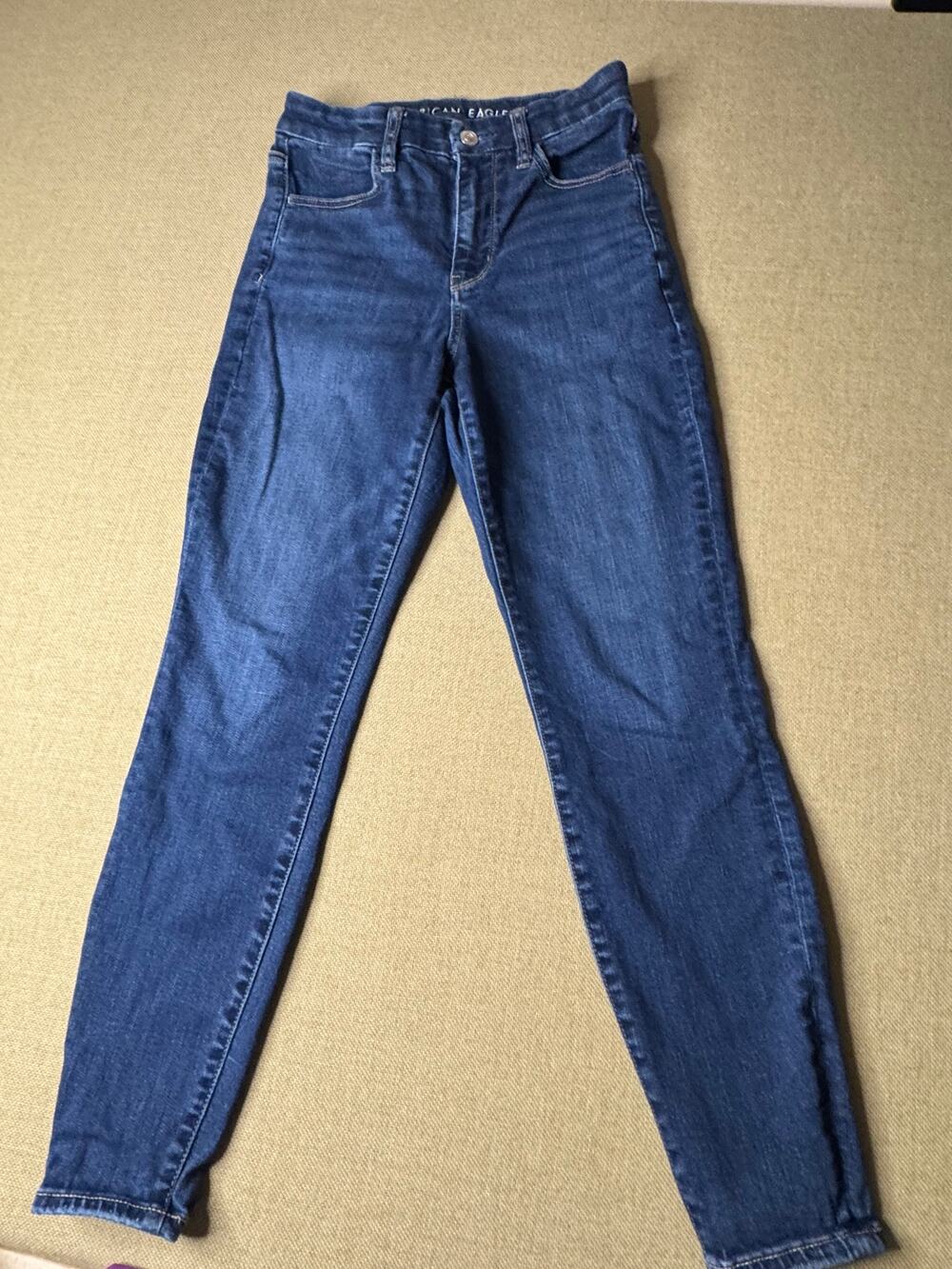 American Eagle Next Level Stretch Women’s 2 Short Skinny Jeans Medium Wash